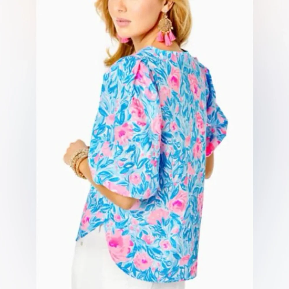 Lilly Pulitzer Ivee “Bondi Blue my Little Peony” Floral Puff Sleeve Cotton Vneck